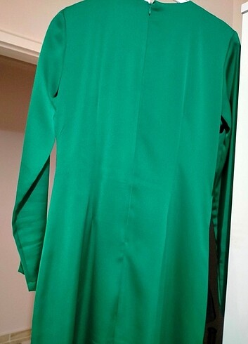 38 Beden yeşil Renk Yeşil saten uzun elbise tesettür 