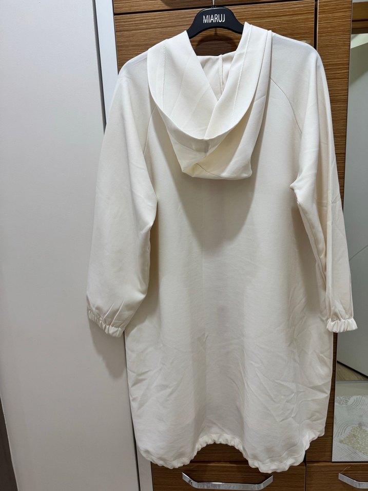 Uzun Beyaz- turuncu fermuarlı Kadın Ceket - Görsel 2