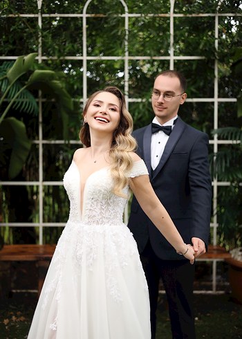 Beyaz Modern Klasik Yırtmaçlı A Kesim Gelinlik - Görsel 2