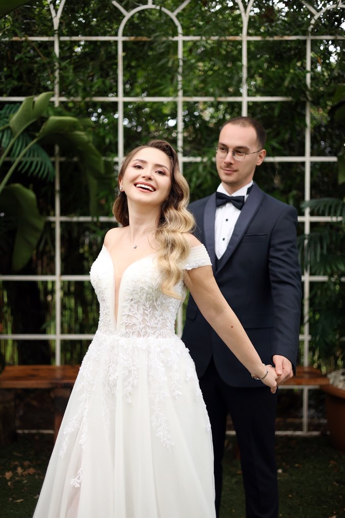 Beyaz Modern Klasik Yırtmaçlı A Kesim Gelinlik - Görsel 2