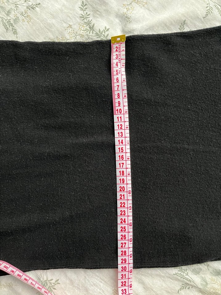 V Yaka Siyah Midi Günlük Elbise - Görsel 4