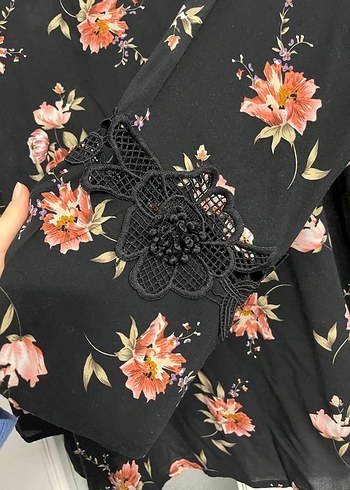 Çiçek Desenli Uzun Kollu Kadın Bluz - Görsel 2