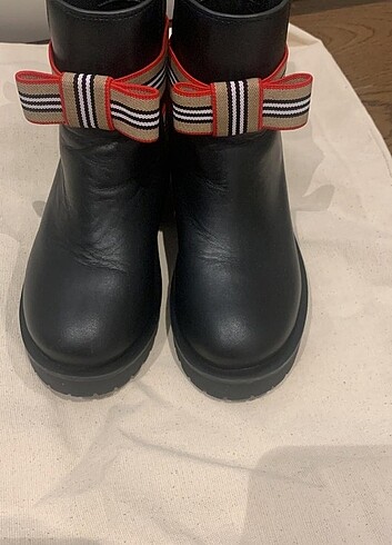 30 Beden Burberry kız çocuk bot
