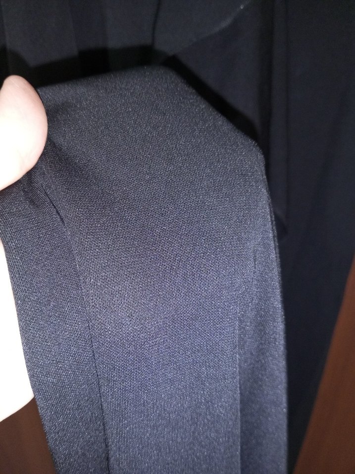 Uzun Kollu Siyah V Yaka Uzun Elbise - Görsel 3