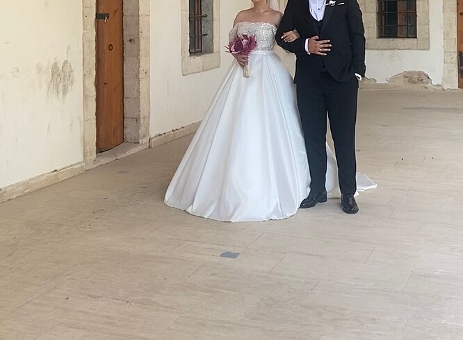 Tasarımcı Özel dikim çok iyi durumda A kesim gelinlik