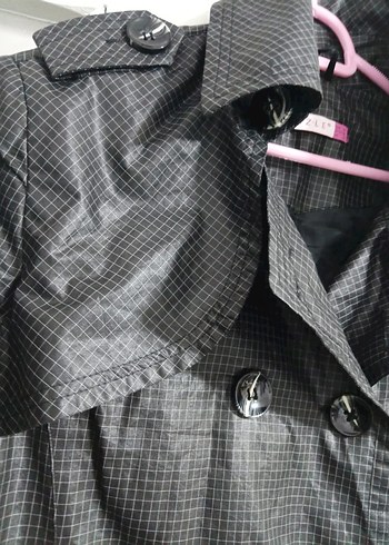 Gri Kadın Uzun Düğmeli Trençkot - Görsel 3