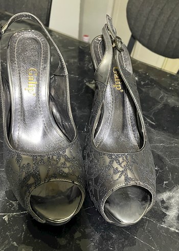 Gri Dantel Detaylı Stiletto Topuklu Kadın Ayakkabı - Görsel 2