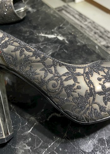 Gri Dantel Detaylı Stiletto Topuklu Kadın Ayakkabı - Görsel 4