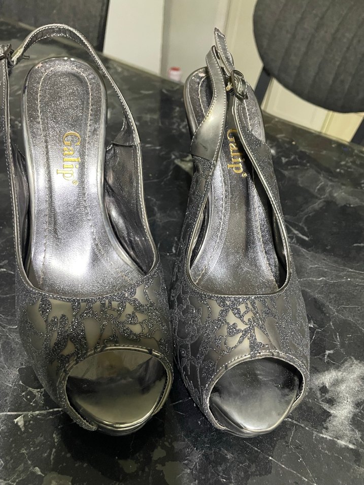 Gri Dantel Detaylı Stiletto Topuklu Kadın Ayakkabı - Görsel 2