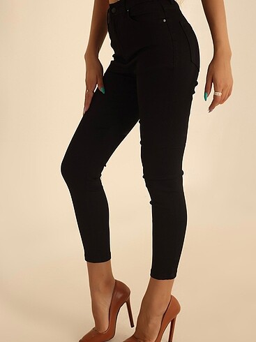 Trendyol & Milla Siyah jean