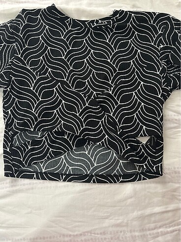 Crop tişört - Görsel 3