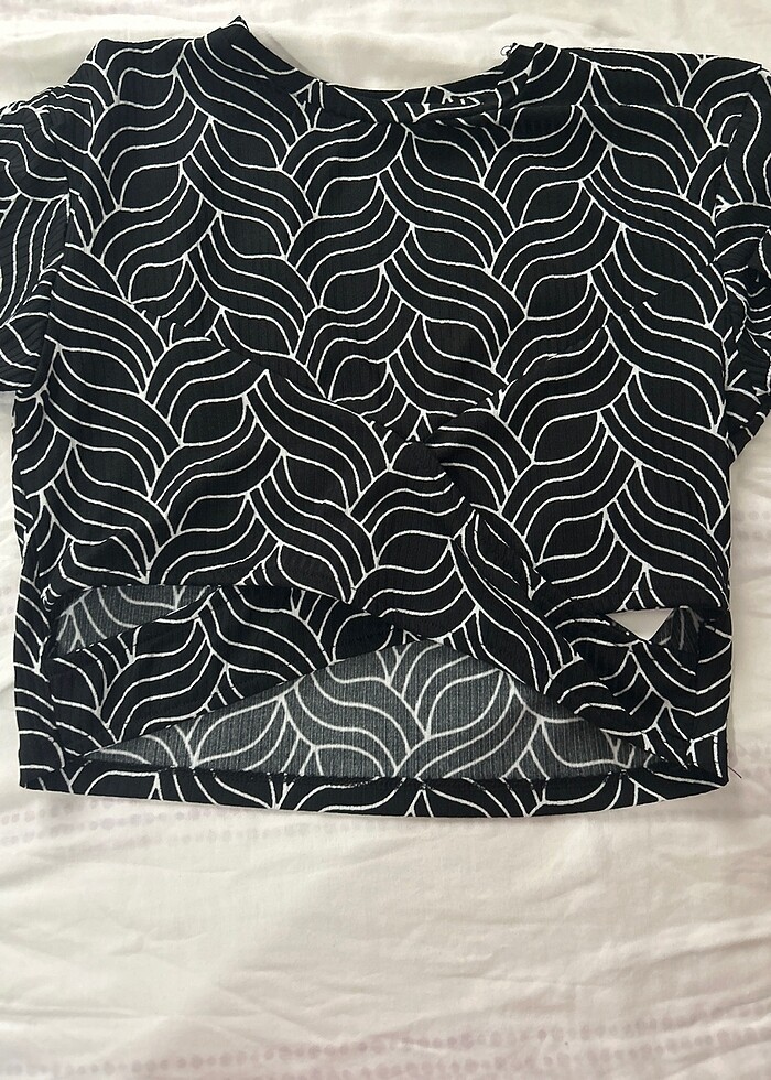 Crop tişört - Görsel 3