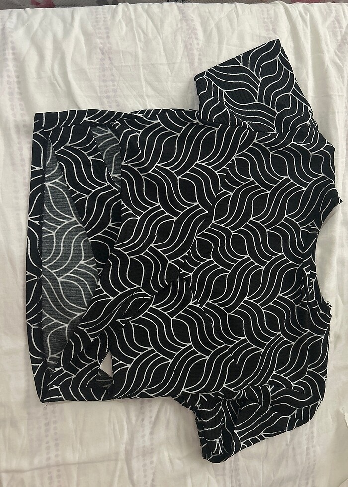 Crop tişört - Görsel 2