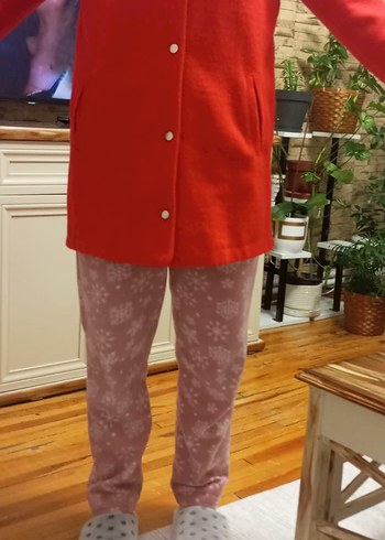 Kırmızı Düğmeli Kadın Kaban - Görsel 2