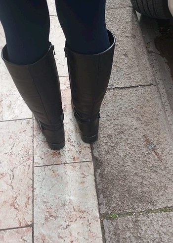 Kadın Siyah Deri Tokalı Çizme - Görsel 2