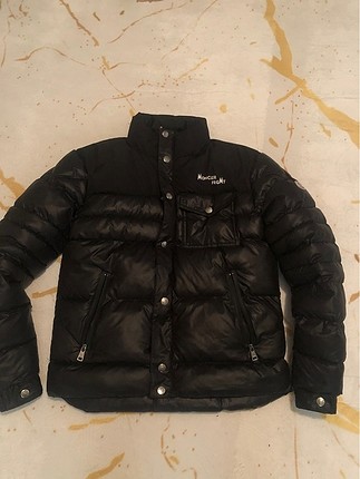 Amerika?dan Geldi Birkaç Defa Giyildi Moncler Mont Bu Fiyata Sit