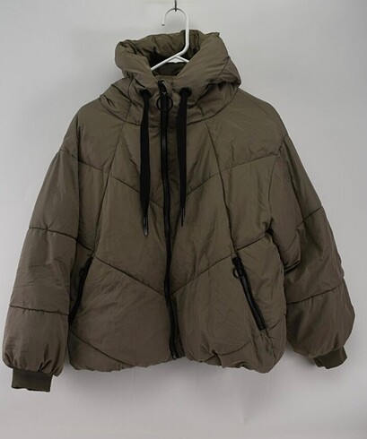 Zara Mont