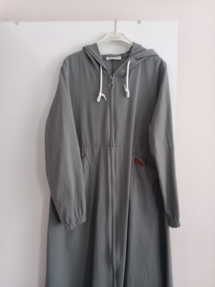 Gri Kapüşonlu Uzun Kadın Pardesü - Görsel 3