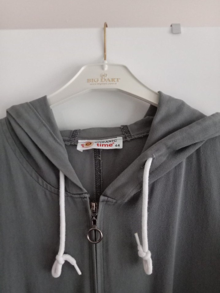 Gri Kapüşonlu Uzun Kadın Pardesü - Görsel 2