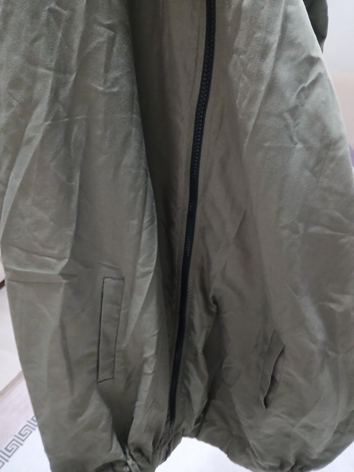 Kapüşonlu kadın ince yağmurluk - Görsel 4