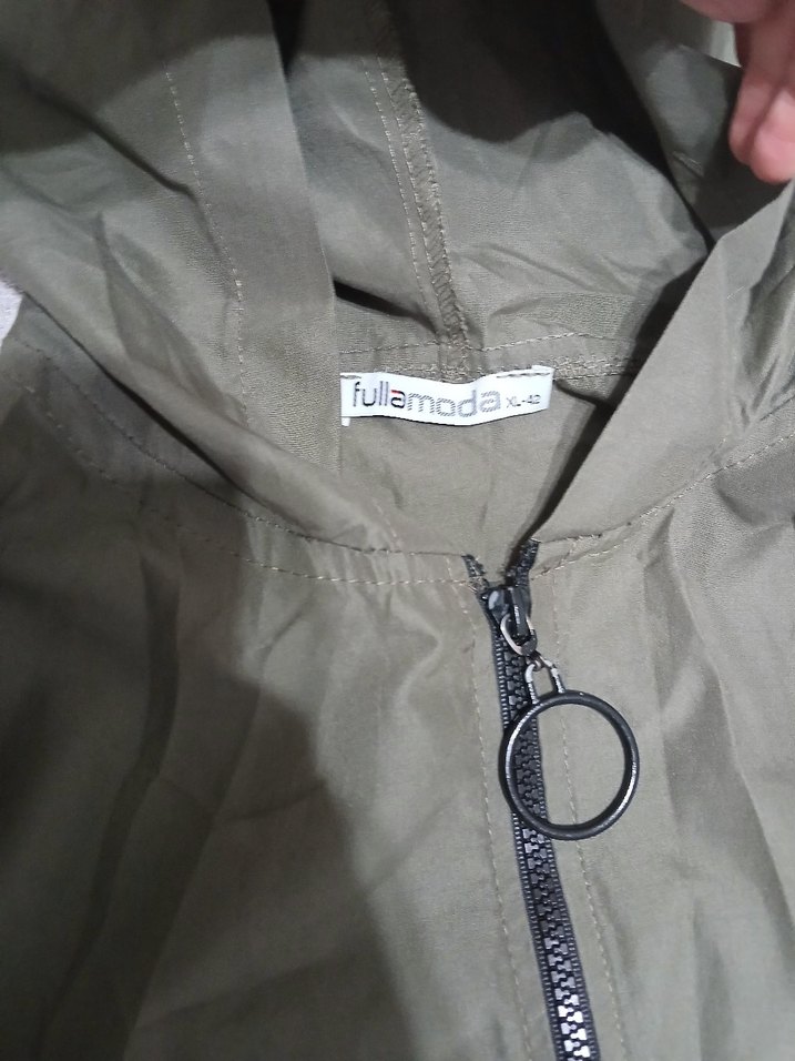 Kapüşonlu kadın ince yağmurluk - Görsel 2