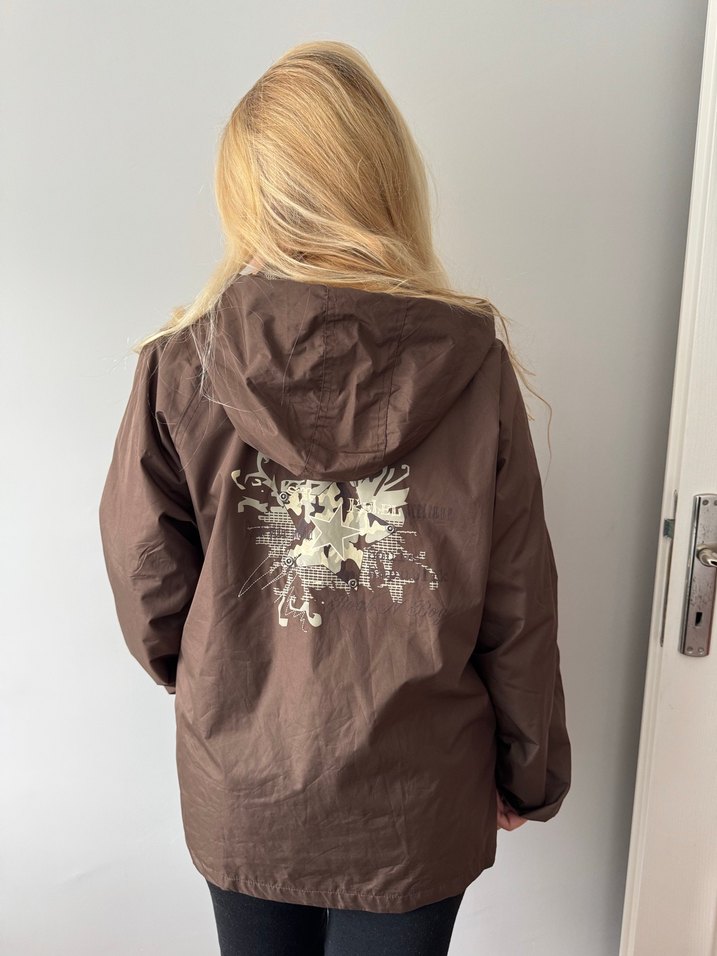 Kahverengi Kapüşonlu Fermuarlı Kadın ruzgarlik - Görsel 5