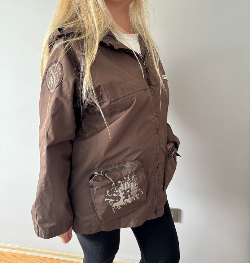 Kahverengi Kapüşonlu Fermuarlı Kadın ruzgarlik - Görsel 4