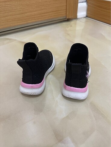 21 Beden siyah Renk BEBEK SPOR AYAKKABI