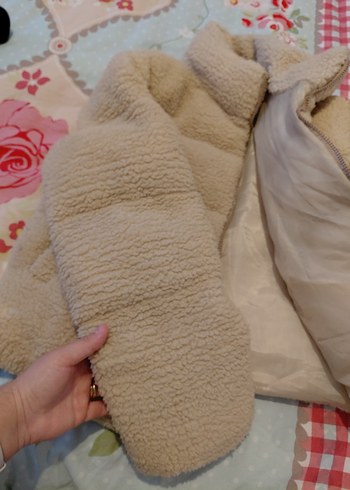 Bebek Krem Rengi Kürklü Polar Ceket - Görsel 4