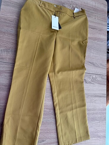 Sarı pantolon