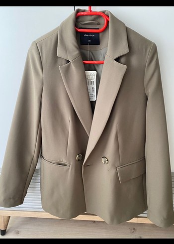 Bej Düğmeli Kadın Midi Blazer Ceket