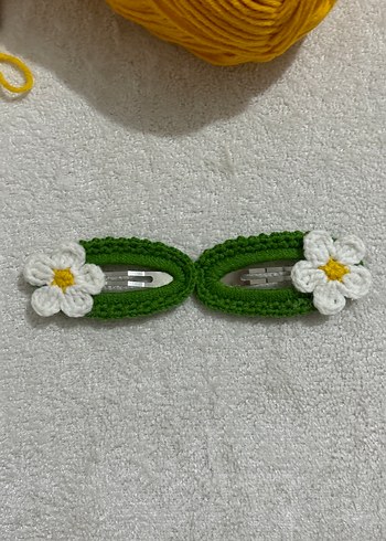 Beden Çiçek Nakışlı Örgü Bebek Toka Seti