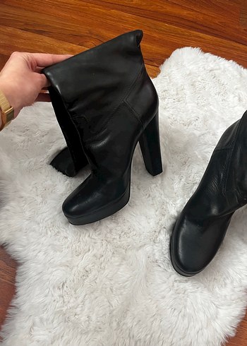 Versace Siyah Deri Kürklü Platform Topuklu Diz Boyu Kadın Çizme