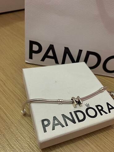 Pandora Pandora m harf charm