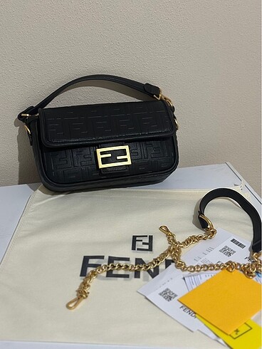 Fendi deri çanta