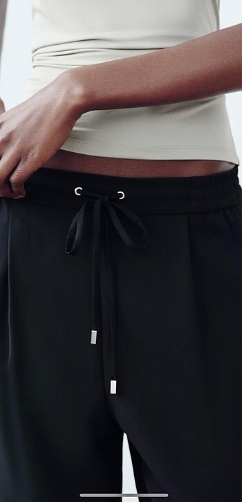 Zara Zara dökümlü kısa paça pantolon
