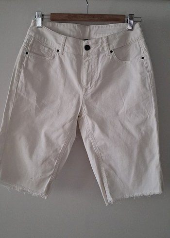 Beyaz Bermuda Şort 38 beden