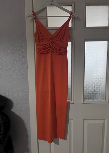 Kırmızı Drapeli Uzun V Yaka Elbise - Görsel 5