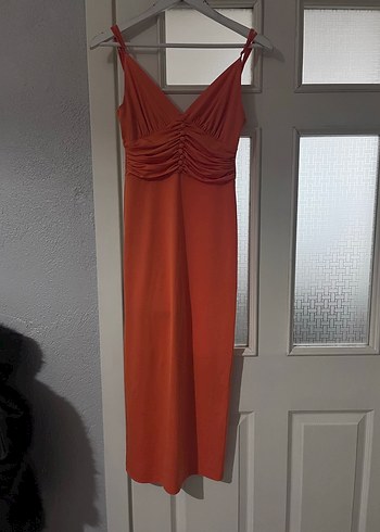 Kırmızı Drapeli Uzun V Yaka Elbise - Görsel 3