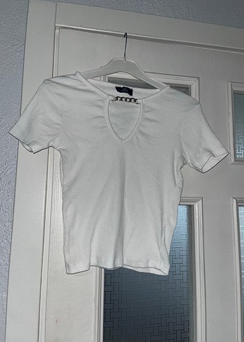 V Yaka Beyaz Pamuklu Kadın Tişört - Görsel 3