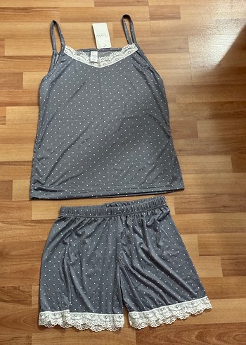 Gri Puantiyeli Dantelli Mini Kadın Pijama Takımı
