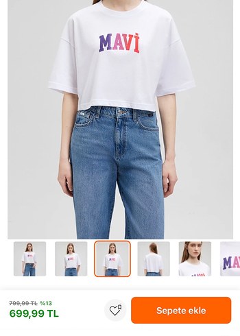 Mavi Yazili Beyaz Crop Tisort Rahat Ve Sik