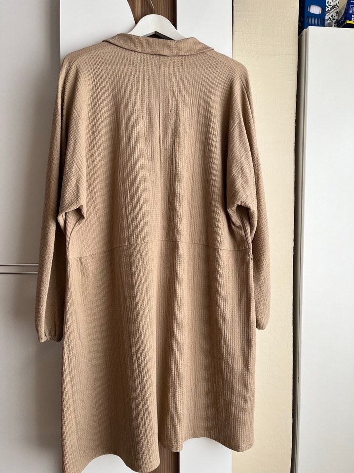 Bej Uzun Kollu Düğmeli Tunik - Görsel 3