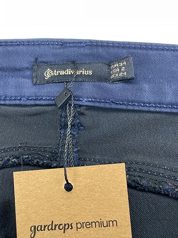 34 Beden çeşitli Renk Stradivarius Düz Kesim %70 İndirimli.
