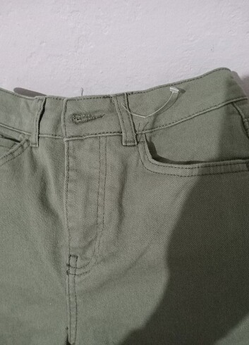 34 Beden Kapalı yeşil kot pantolon 