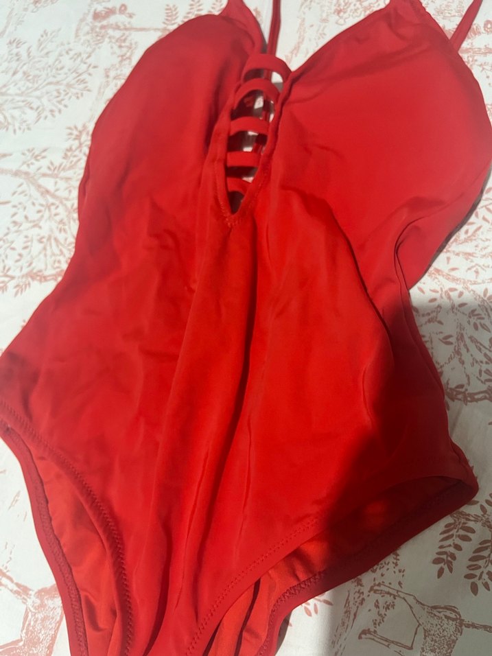 Kırmızı Düğmeli İnce Askılı Mayo - Görsel 2