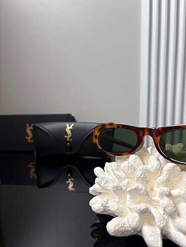  Beden Saint Laurent Gözlük