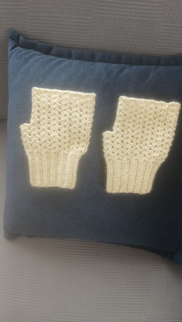 Simli Kırık Beyaz Örgü Kadın Eldiven - Görsel 3