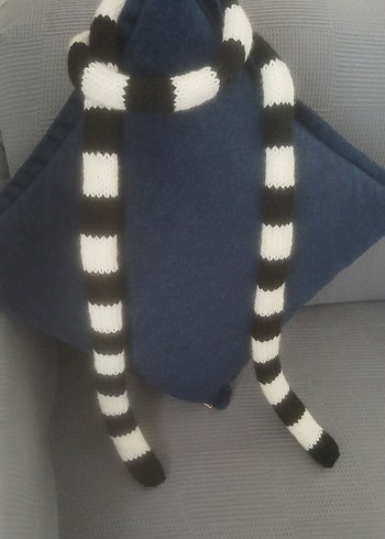 Siyah Beyaz Çizgili Örgü Skinny Atkı - Görsel 4