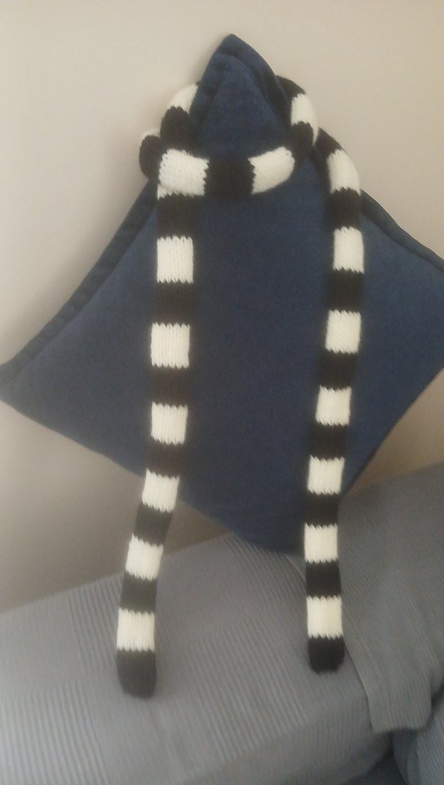 Siyah Beyaz Çizgili Örgü Skinny Atkı - Görsel 2